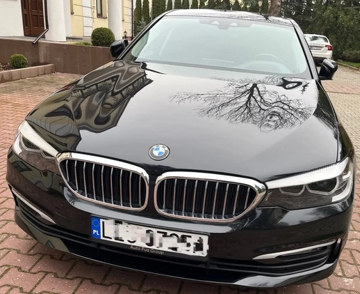 BMW Seria 5 cena 158000 przebieg: 105000, rok produkcji 2017 z Karczew małe 121